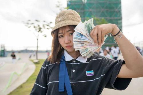 滑板大爷吃瓜视频