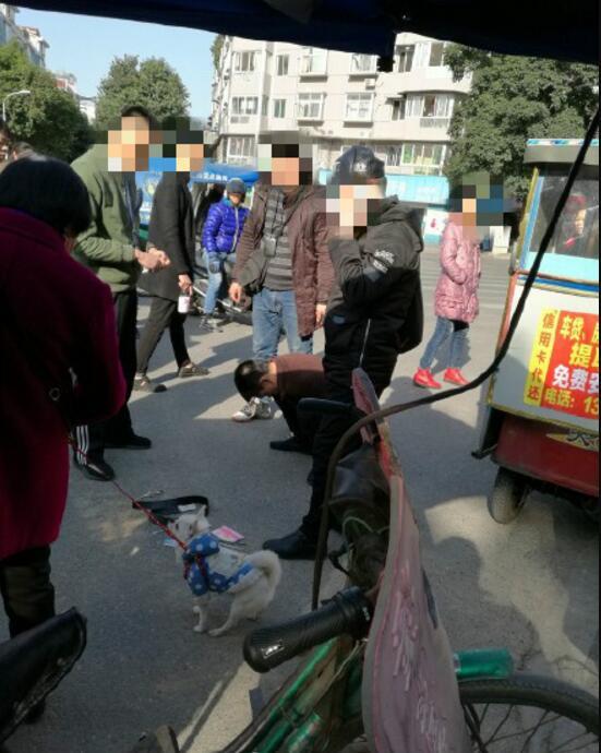 便衣抓人吃瓜群众