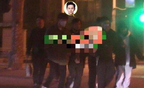 好朋友之间吃瓜,共享生活点滴